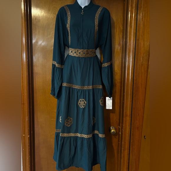 Elegant Green Maxi Dress - Picture 3 of 7